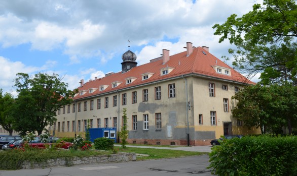 Wymiana pokrycia dachowego  z dachówki ceramicznej, wymiana inst. odgromowej oraz wymiana okien lukarn w budynku nr 7 przy ul. Obornickiej we Wrocławiu